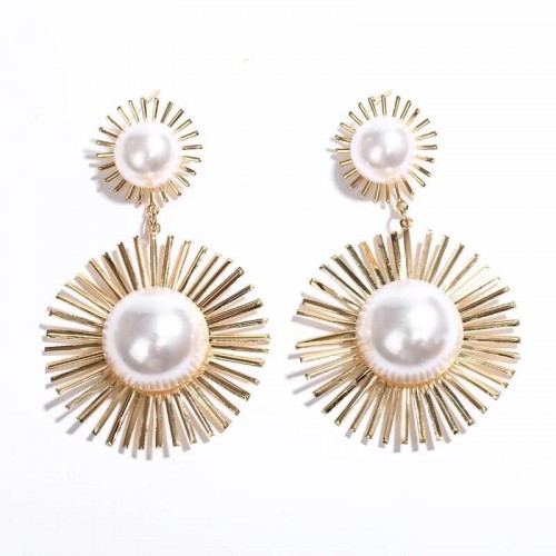 Sunshine pearl earrings
